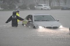 河南为何成为全国强降雨中心？